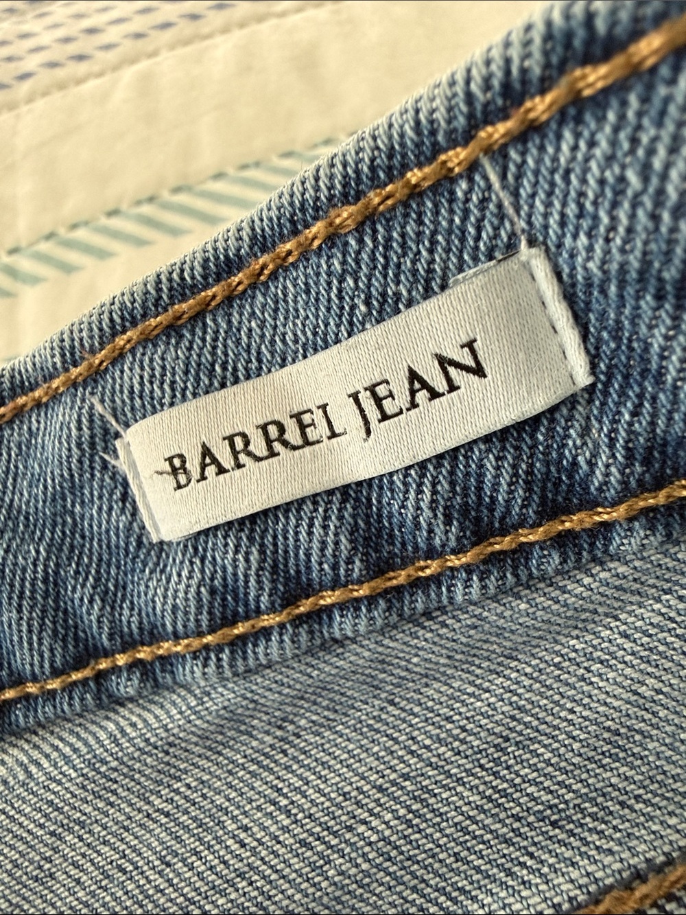 Sofia Jeans Light Wash Barrel Jeans - Picture 4 of 5